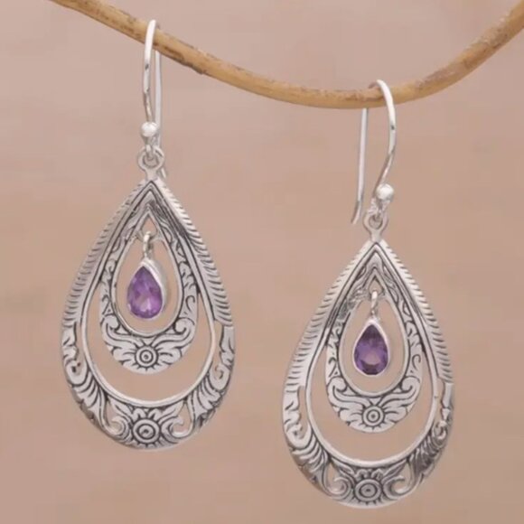 Elegant & Exquisite Vintage Inspired Intricate Detailed Droplet Earrings - Picture 2 of 3